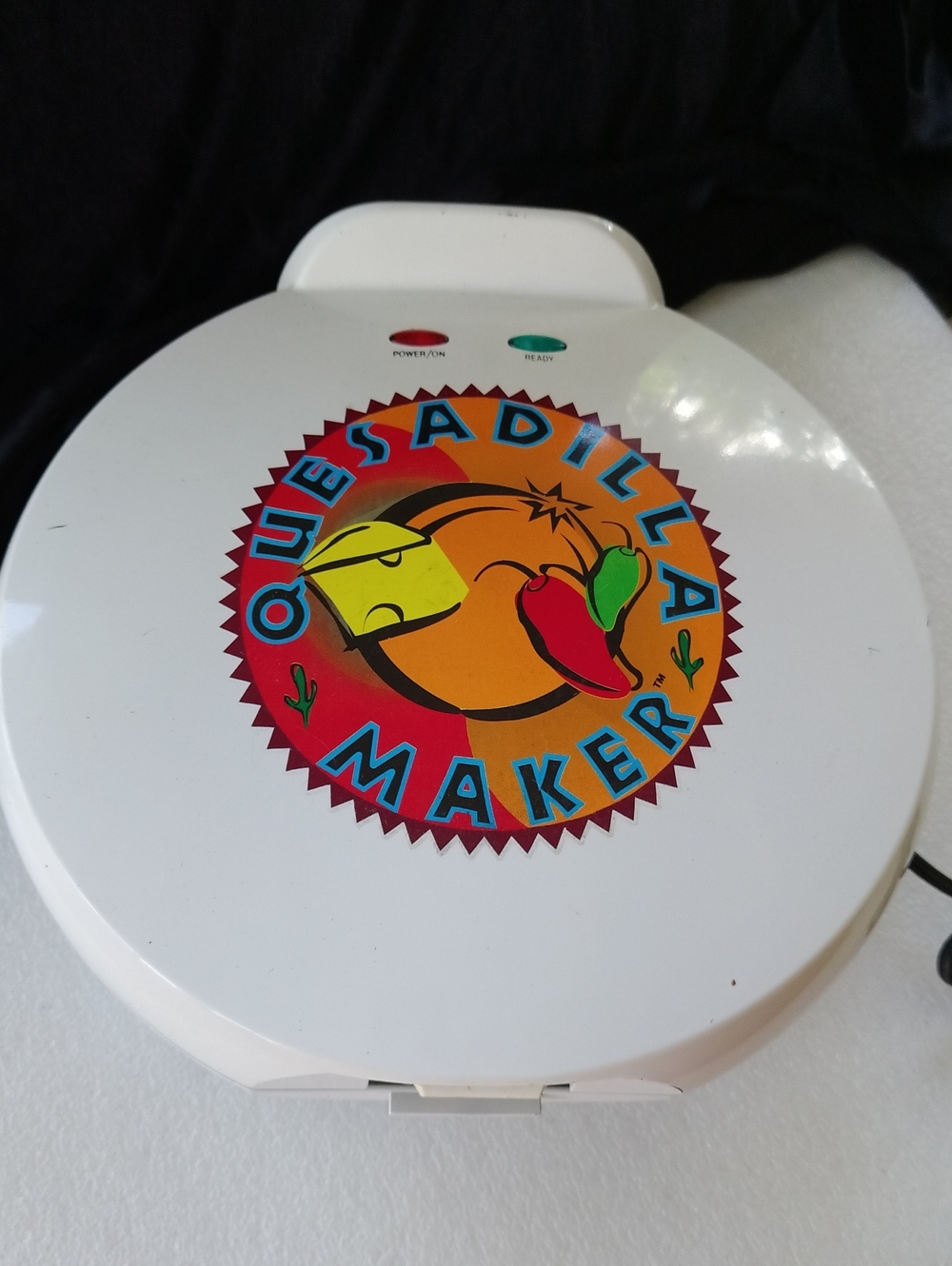 white Salton Santa Fe Quesadilla Maker Vintage